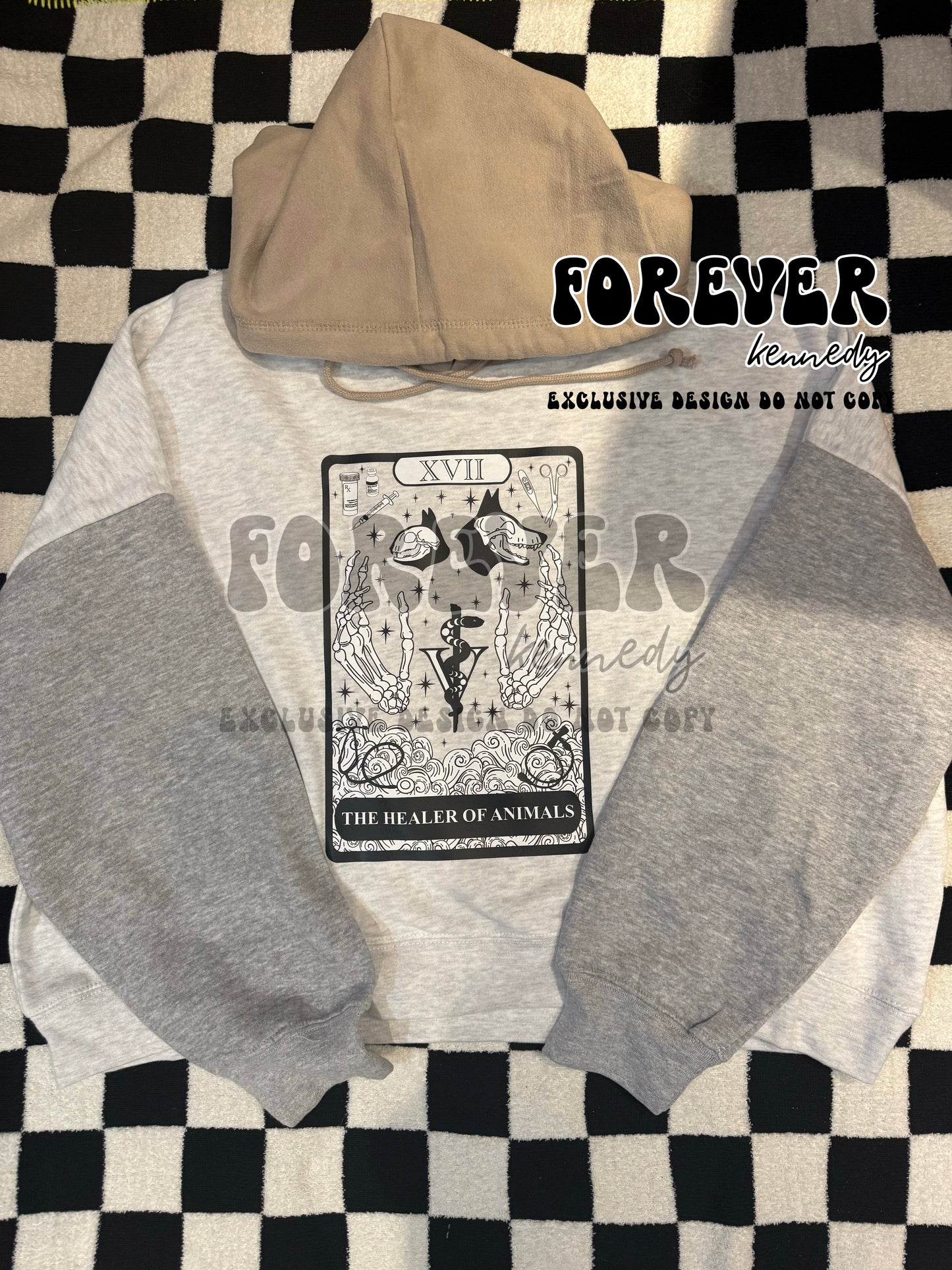 (MTO) / Color Block Cropped Hoodie *: EXCLUSIVE DESIGN The Healer of Animals Tarot