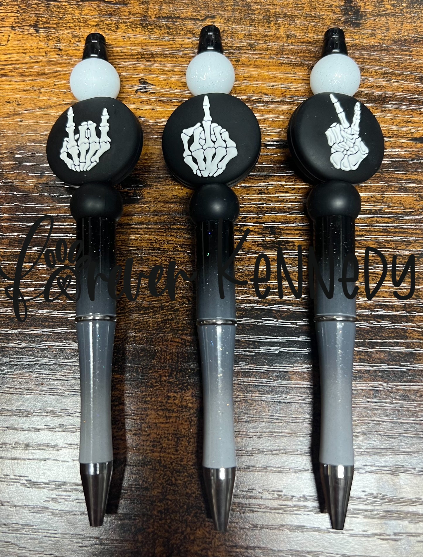 (MTO) Beaded Pen / Skeleton Hands