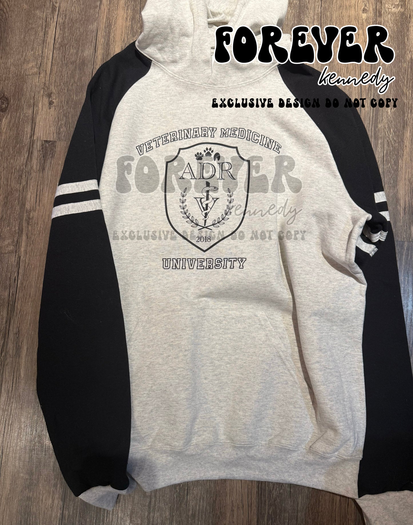(MTO) / Colorblock Hoodie: EXCLUSIVE DESIGN ADR Veterinary Medicine University