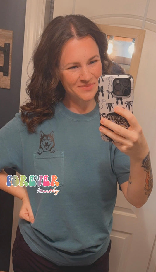 (MTO APPAREL) * Comfort Colors Pocket T-Shirt: Peeking Dog