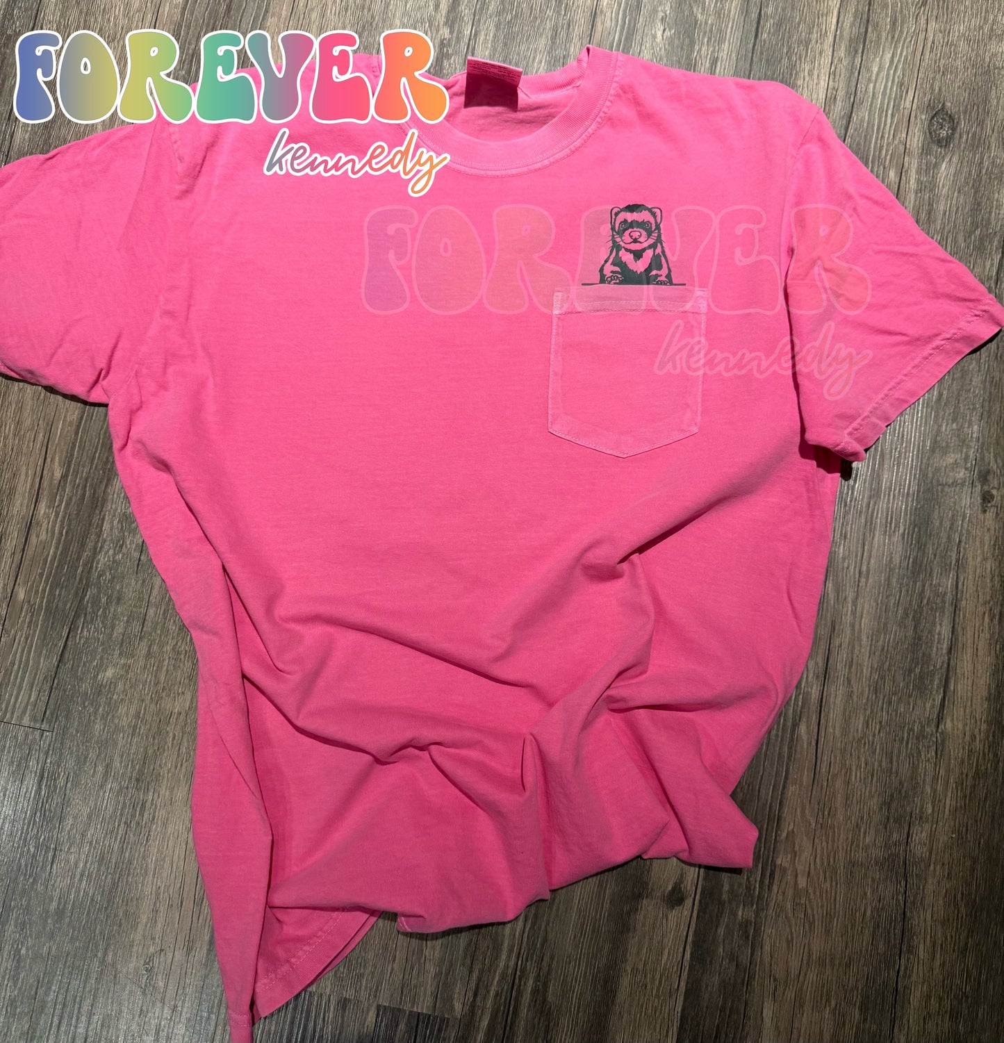 (MTO APPAREL) * Comfort Colors Pocket T-Shirt: Peeking Wildlife / Exotic Pet