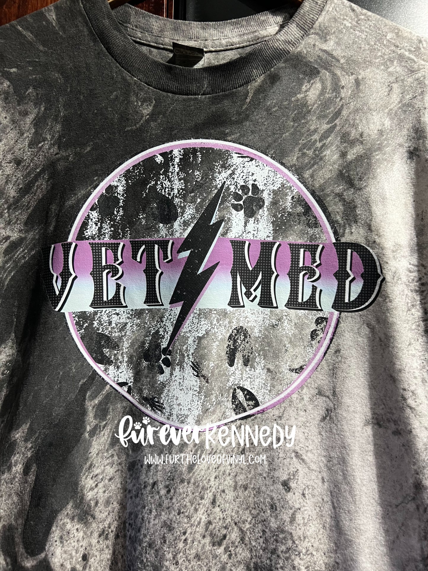 (MTO) EXCLUSIVE Apparel: Vet Med Lightening Bolt